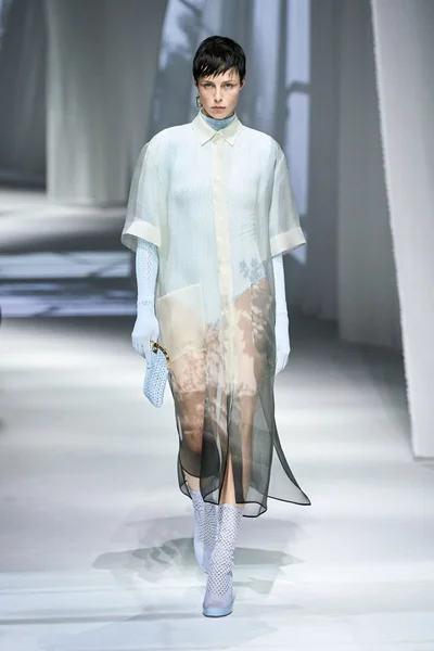 Look 1